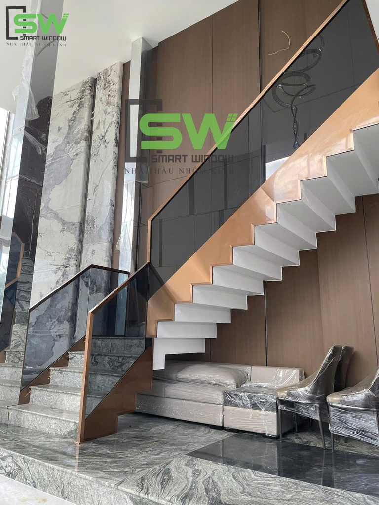 cầu thang kính tay vịn nhôm