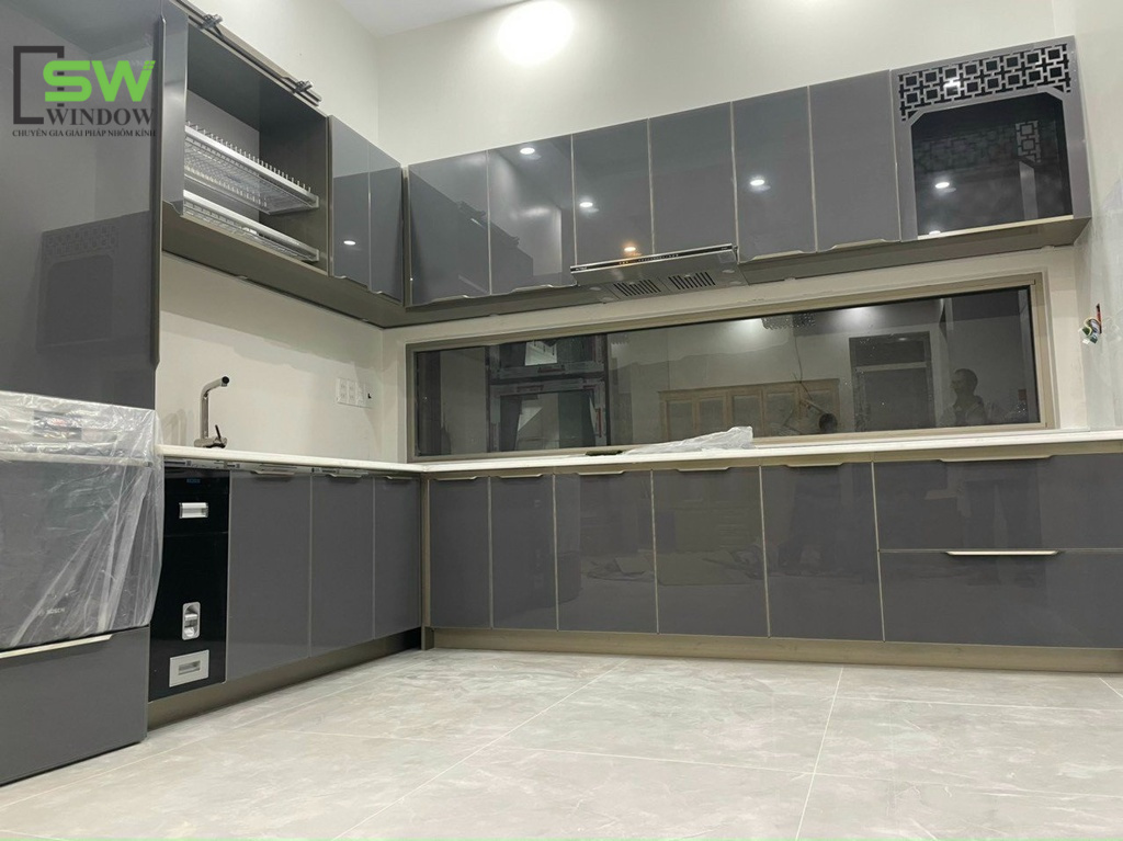 Giới thiệu dịch vụ phân phối lắp đặt tủ bếp nhôm kính