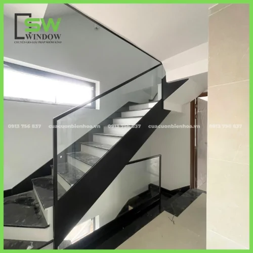 BÁO GIÁ CẦU THANG KÍNH 2025 – SW WINDOW THI CÔNG TRỌN GÓI, BỀN ĐẸP TỪNG CHI TIẾT