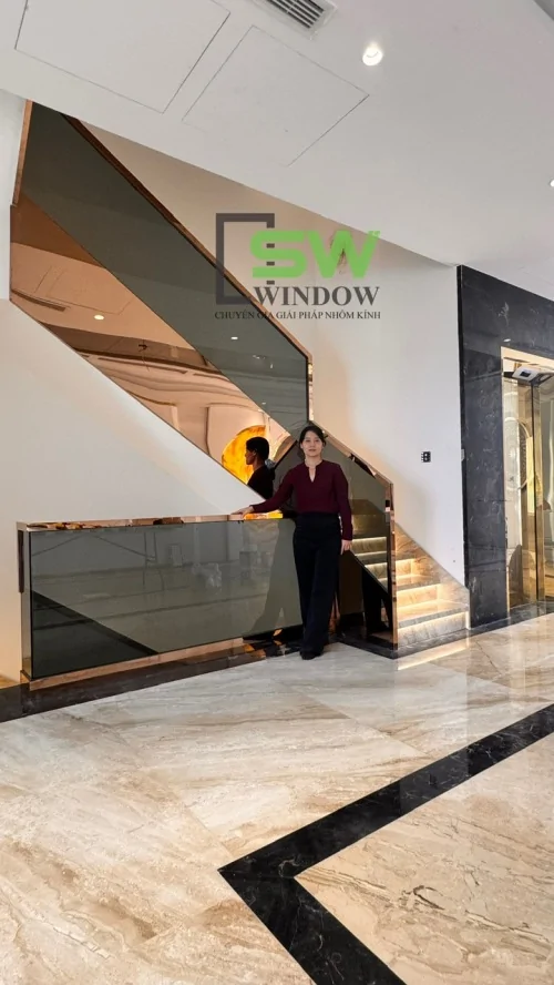 CẦU THANG KÍNH MÁNG NHÔM COVER – SW WINDOW báo giá chi tiết 