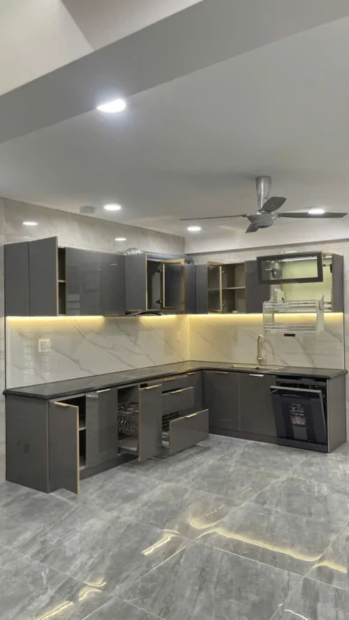 Tủ Bếp Hợp Kim Nhôm Cánh Kính SW Window – Giải Pháp Hiện Đại, Bền Đẹp &amp; Chống Nước 100%