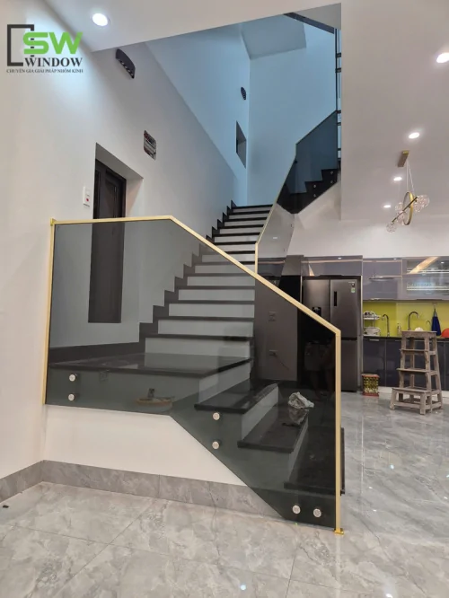 Tủ bếp nhôm kính YNGHUA vân gỗ – Giải pháp hiện đại cho không gian bếp thông minh