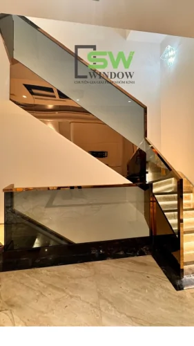 Cầu thang kính tay vịn Inox màu hồng xước của SW WINDOW